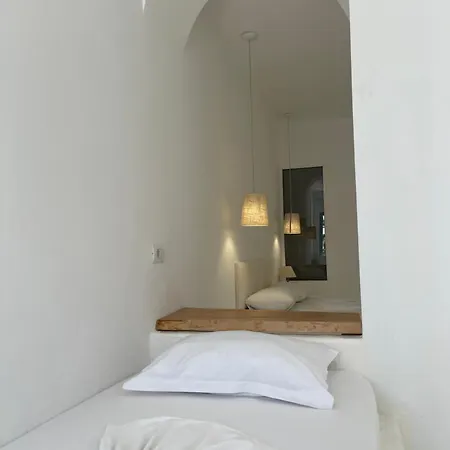 Cava Boutique Hotel *